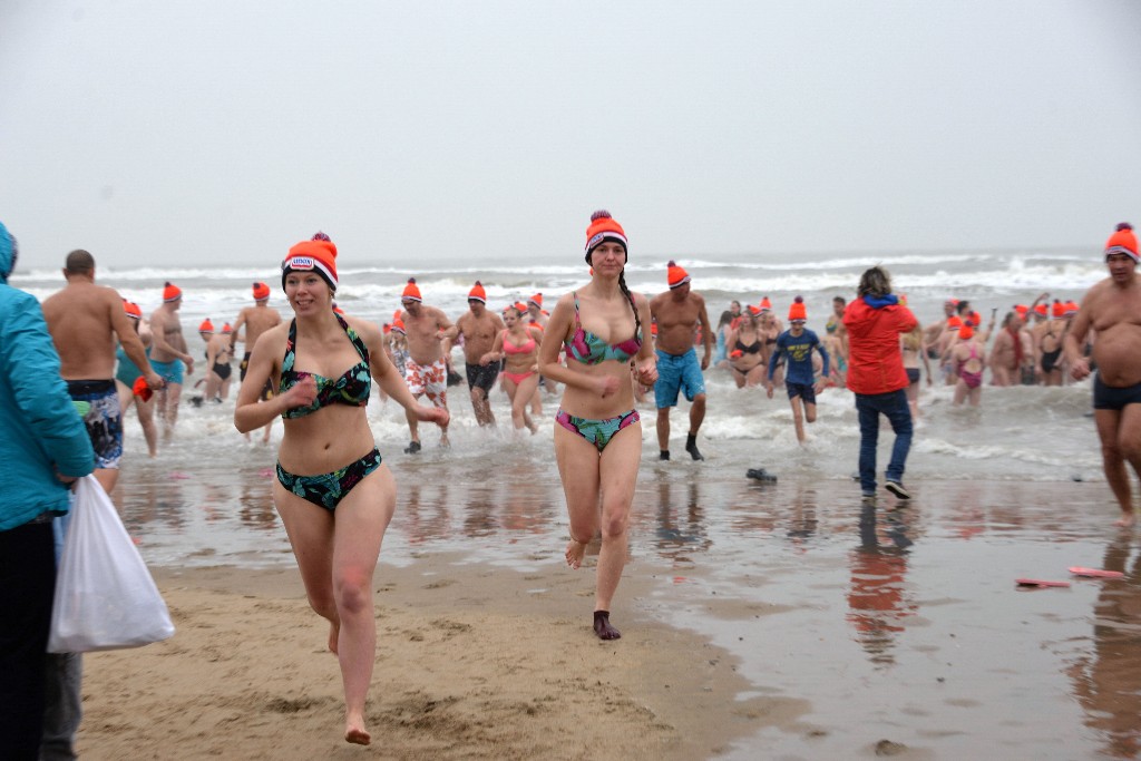 ../Images/Nieuwjaarsduik Nederzandt 2017 063.jpg